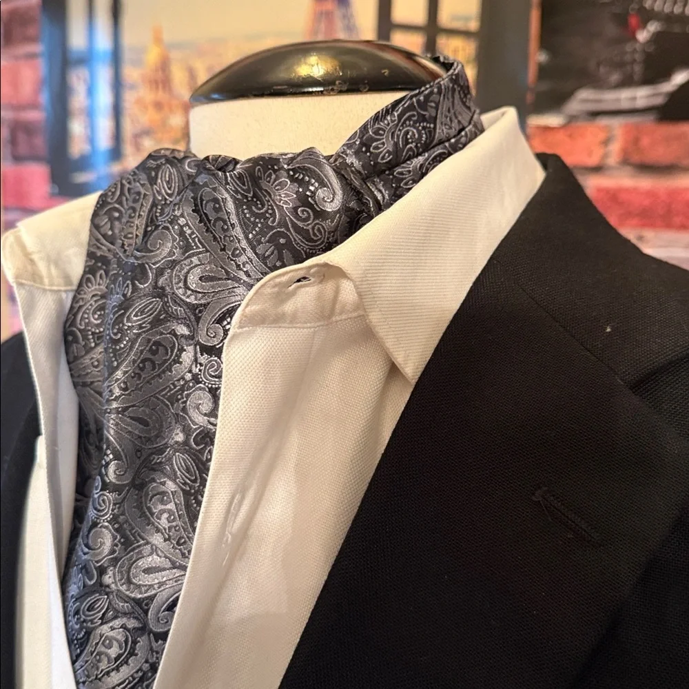 Elegant Black &Gray Paisley Men's Ascot Cravat
